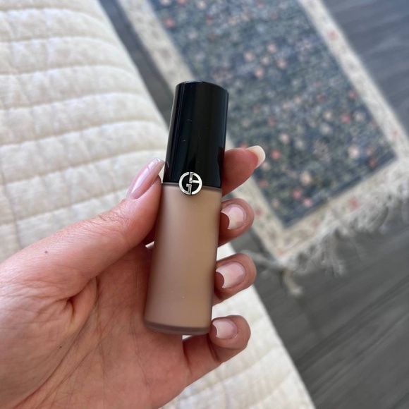 Giorgio Armani Luminuous Silk Multi-Purpose Glow Concealer